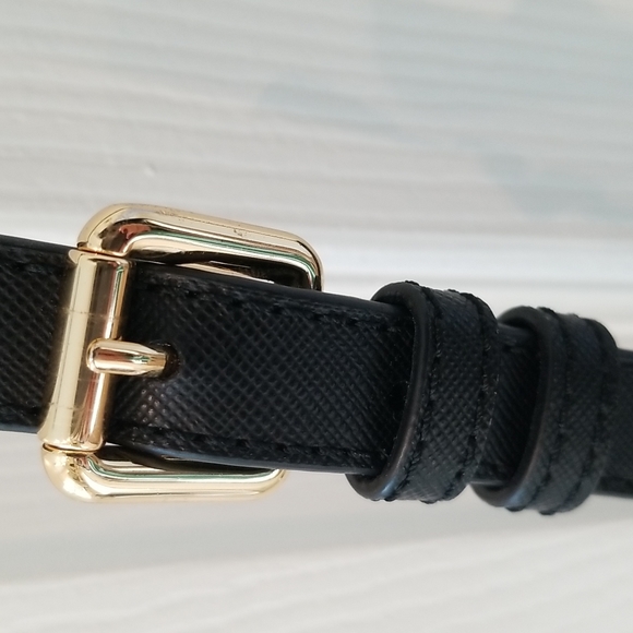 Adorable Michael Kors Crossbody - Picture 5 of 7